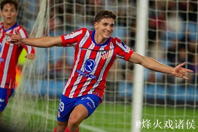 塞雷佐和半数马竞球员分组造访四家医院，为孩子们分发玩具