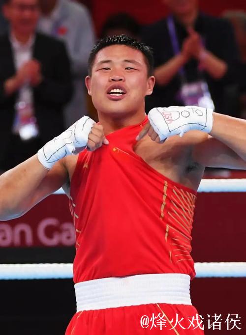 他明明是亚运会拳击比赛的金牌得主，生活却过得比任何一名韩国人都要惨！